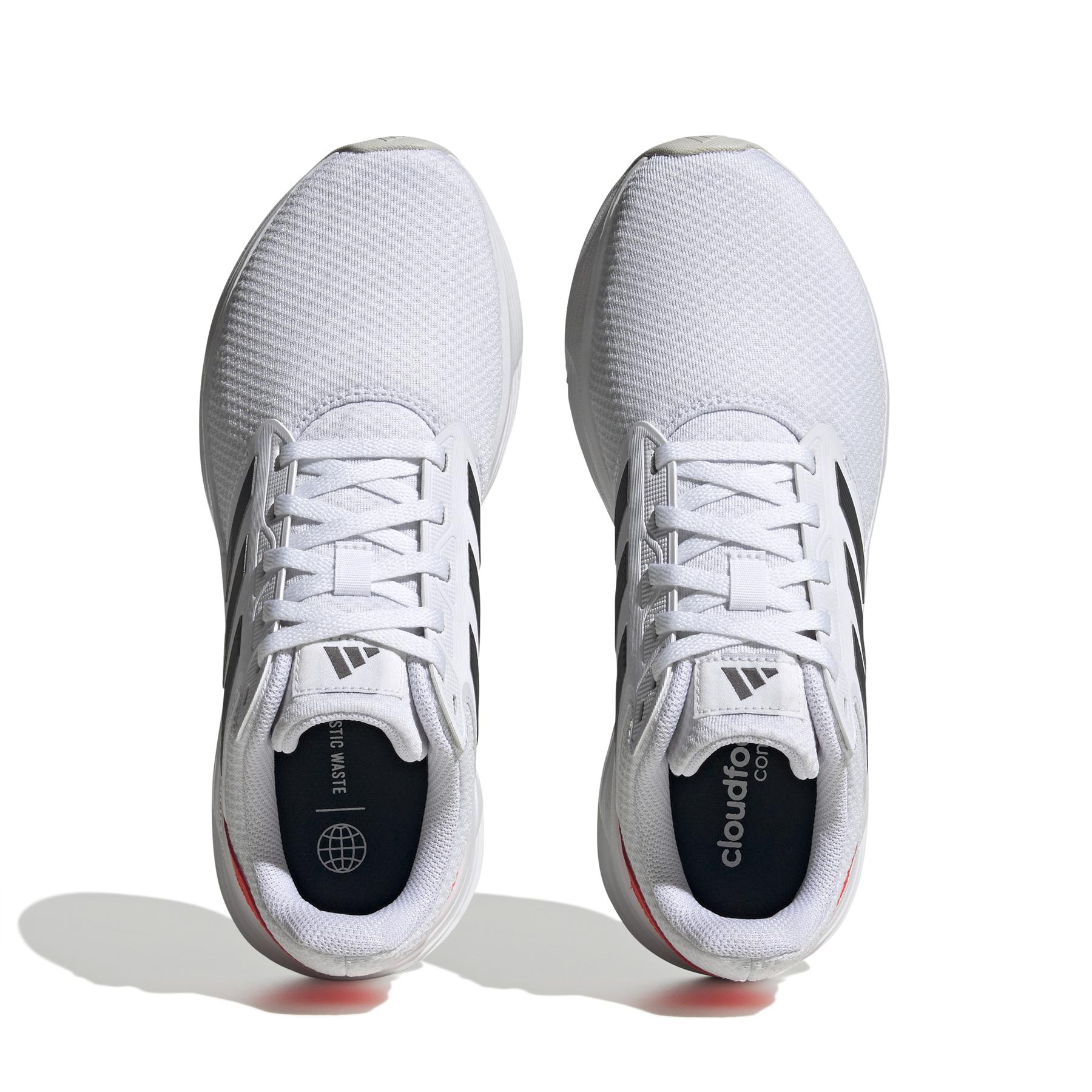 product/a/d/adidas_hp2419_3_footwear_photography_top_portrait_view_white_000.jpg