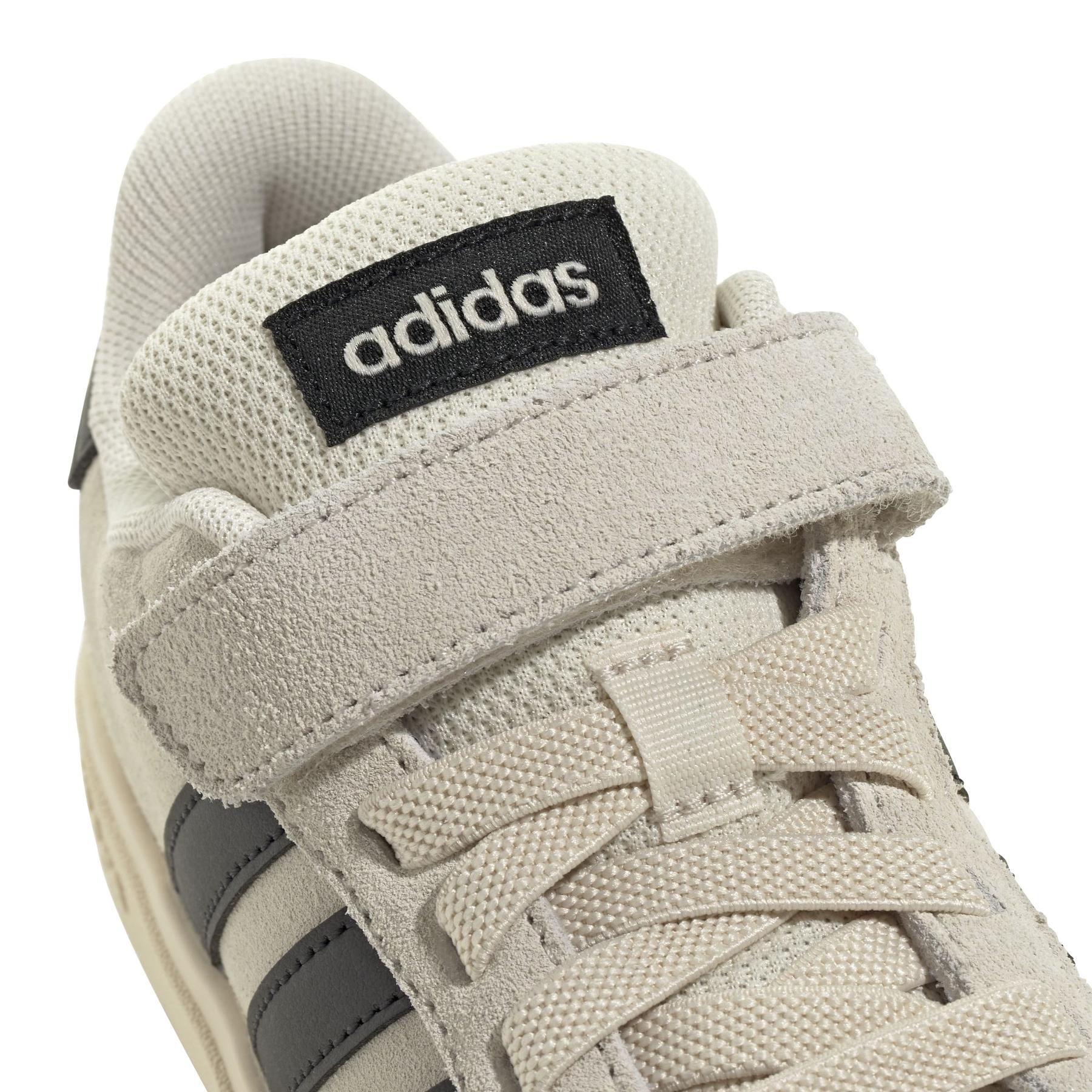 product/a/d/adidas_jr5568_8_footwear_photography_detail_view_1_white-nw091725.jpg