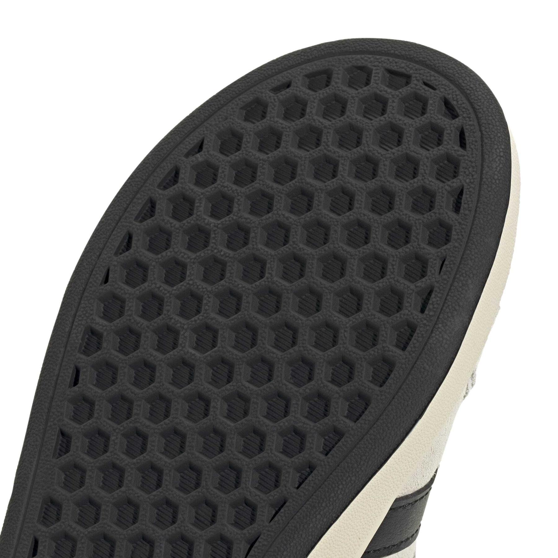 product/a/d/adidas_jr5568_9_footwear_photography_detail_view_2_white-nw091725.jpg