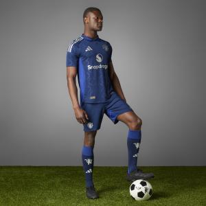 product/a/d/adidas_iu1391_12_apparel_photography_heromrktng_view_3.jpg