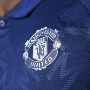 product/a/d/adidas_iu1391_18_apparel_photography_heromrktng_view_9.jpg