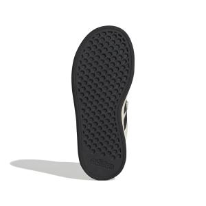 product/a/d/adidas_jr5568_4_footwear_photography_bottom_view_white-nw091725.jpg